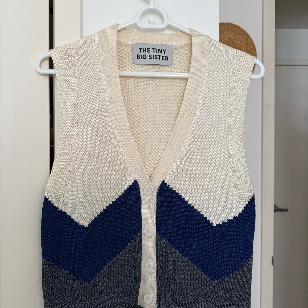 The Tiny Big Sister Cream Knit Colorblock Vest with Navy & Gray